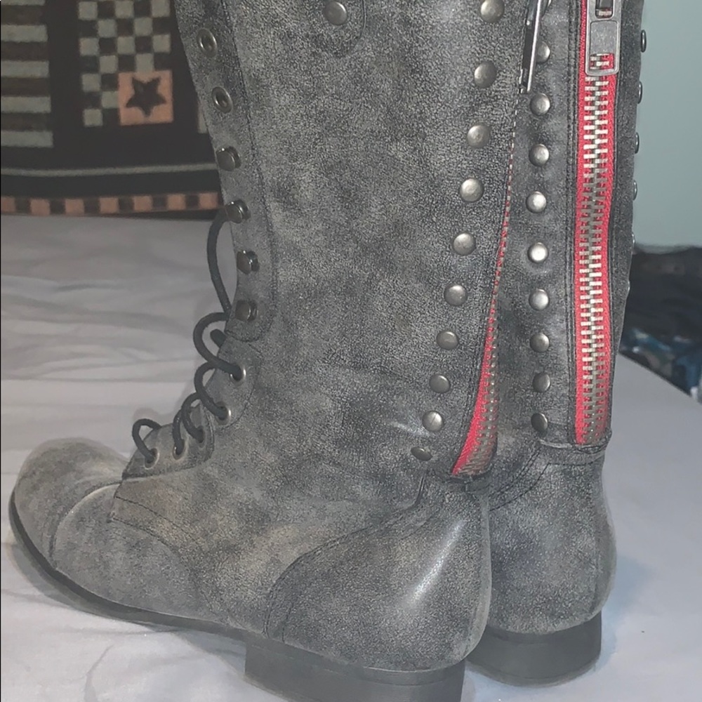 Combat boots
